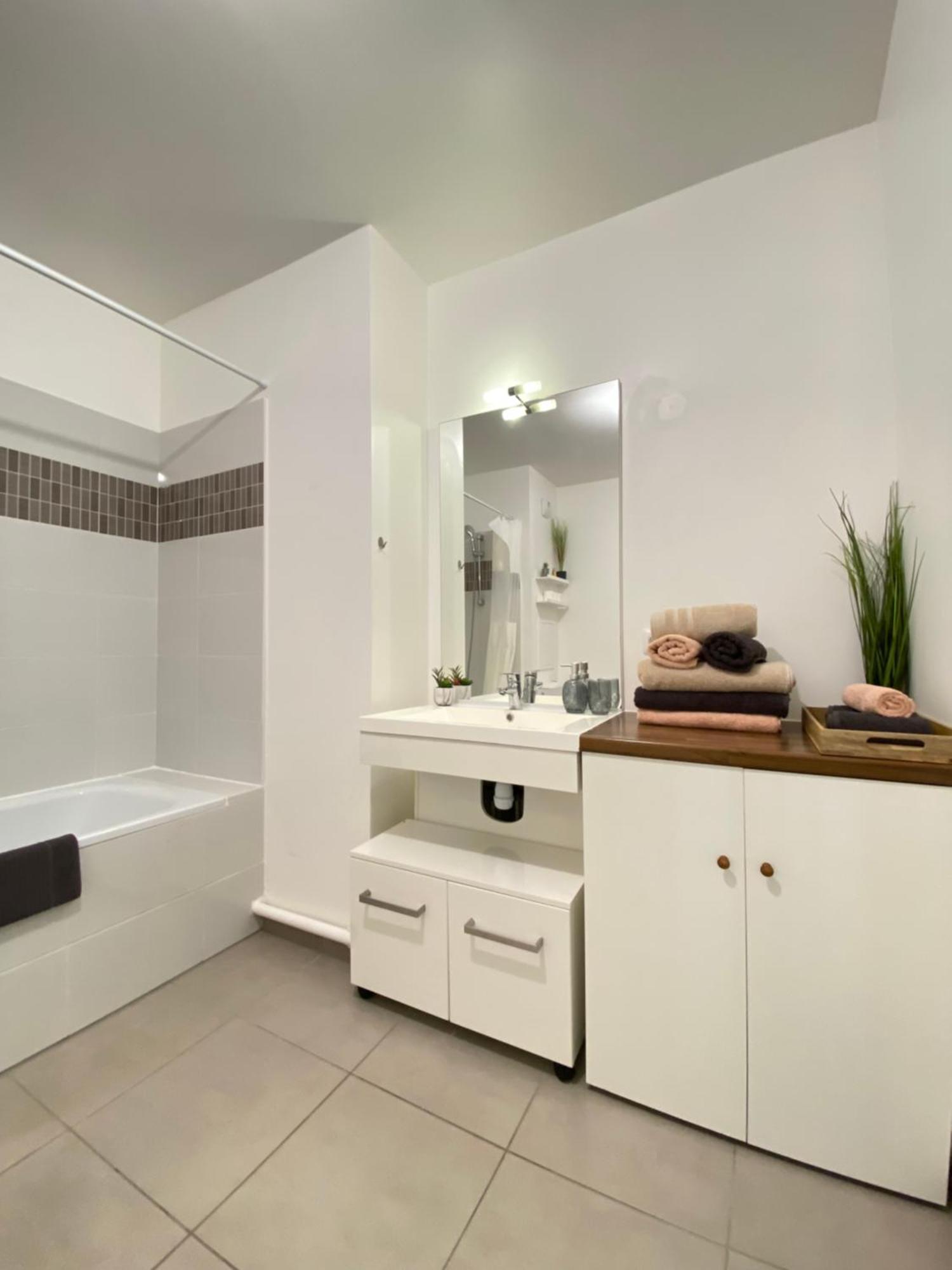 Grand Studio Montevrain - Disneyland Rer A Экстерьер фото